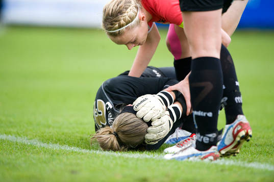 Hanna Persson, målvakt, Kristianstad fick utgå på grund