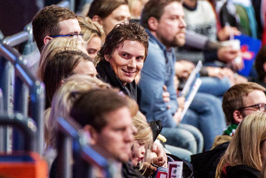 Loui Eriksson, ser matchen från läktaren