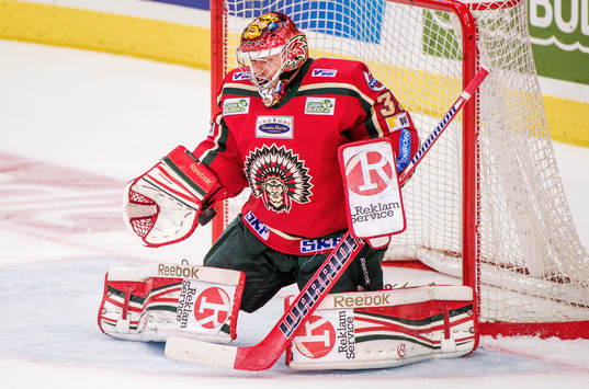 Julius Hudacek, målvakt, Frölunda, släpper in ett skott