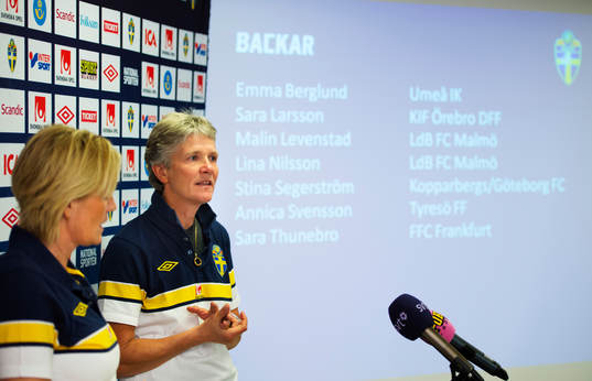 Lilie Persson, assisterande förbundskapten, och Pia