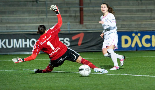 2-0, Ramona Bachmann, Malmö, bakom Susanne Nilsson,