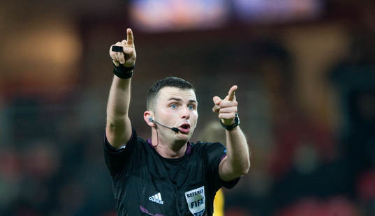 Michael Oliver, domare