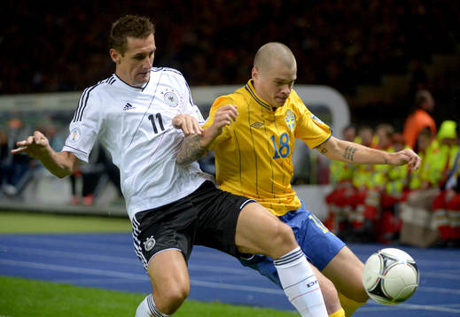 Miroslav Klose, Tyskland och Samuel Holmén, Sverige