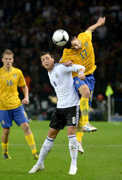 Mesut OEZIL, Tyskland och Berang Safari, Sverige