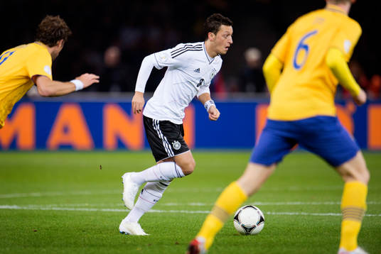 Mesut Özil, Tyskland