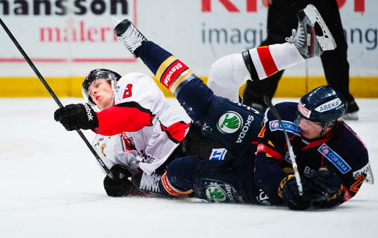 Emil Larsson, Karlskrona, faller