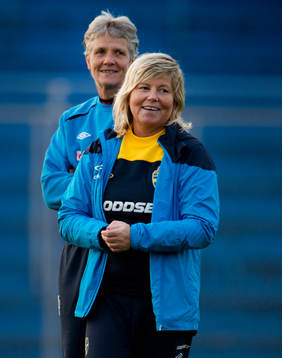 Pia Sundhage, förbundskapten, Marika Domanski Lyfors