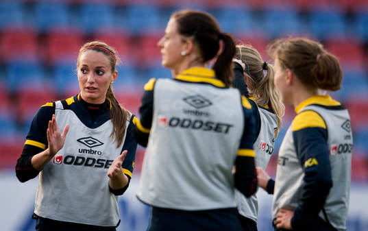 Kosovare Asllani, Lotta Schelin