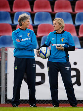 Pia Sundhage, förbundskapten,Lilie Persson, assisterande