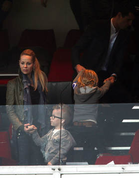 Helena Seger, med sönerna Maximilian och Vincent
