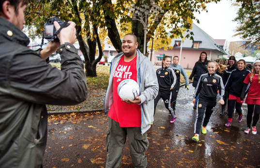 Damfotboll.com spelar in en film som ska symbolisera det