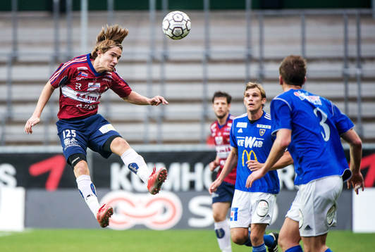 Jakob Lindström, Örgryte, nickar bollen