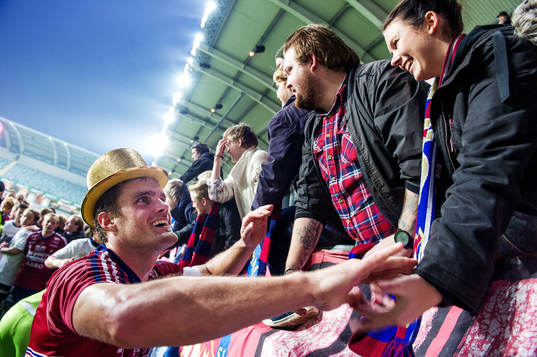 David Leinar, Örgryte, tackar supportrarna