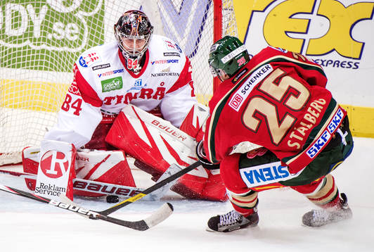 Viktor Stålberg, Frölunda försöker peta in pucken
