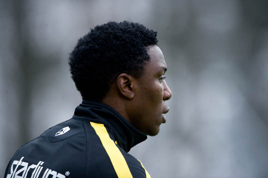 Dominic Chatto, Häcken