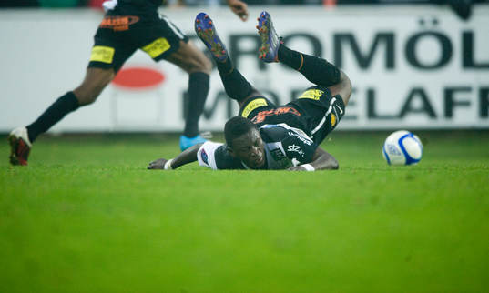 Waris Majeed, Häcken, faller, stupar, fall