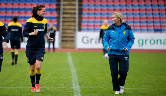 Lotta Schelin, Lilie Persson, assisterande förbundskapten