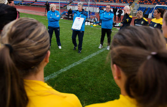 Fotboll, Dam, Sverige