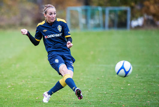 Kosovare Asllani, Sveirge lägger ett inlägg