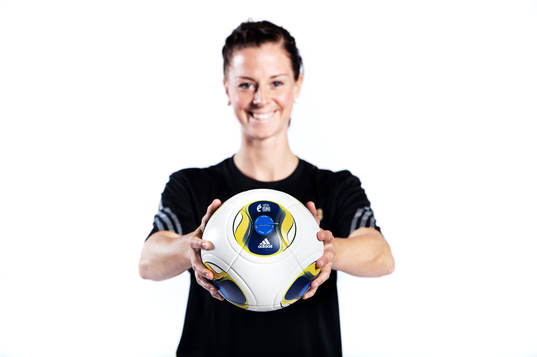 Lotta Schelin, Sverige