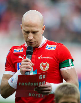 Henrik Rydström, Kalmar läser upp ett uttalande som ger