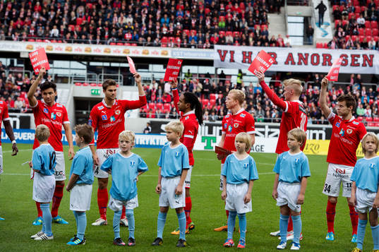 Kalmar ger rasismen rött kort