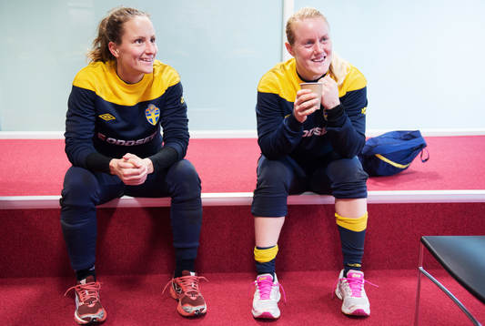 Sofia Lundgren, målvakt, och Kristin Hammarström, målvakt