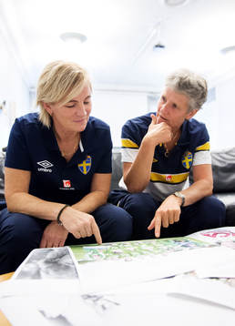 Lilie Persson assisterande förbundskapten och Pia
