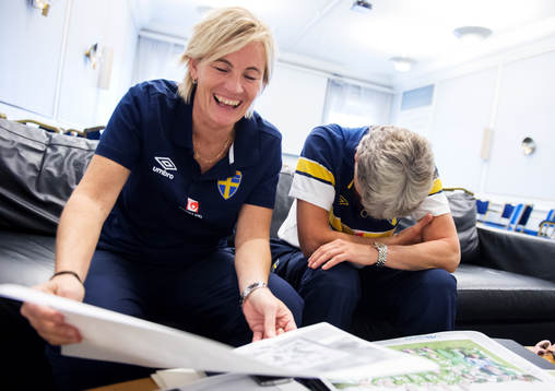 Lilie Persson assisterande förbundskapten och Pia