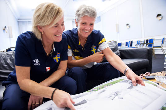 Lilie Persson assisterande förbundskapten och Pia