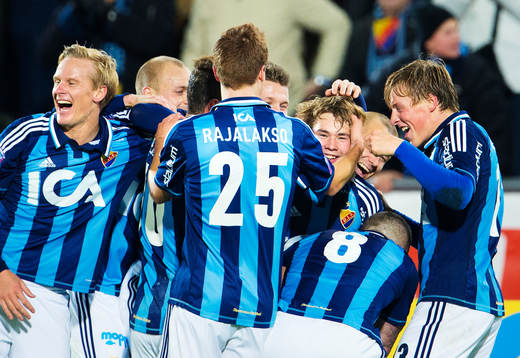 Simon Tibbling, Djurgården, kramas om