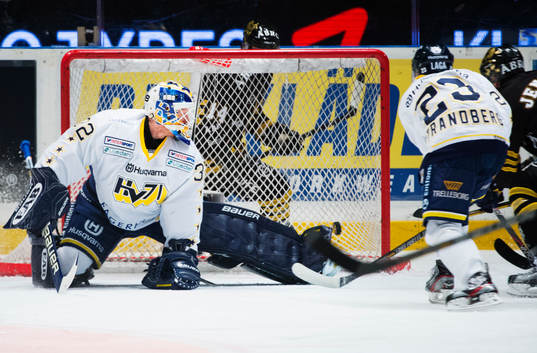 Gustaf Wesslau, målvakt, HV71, släpper in 1-0