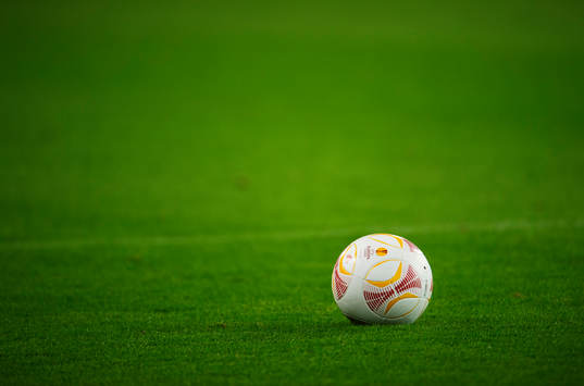 Fotboll som används i Europa League, genre