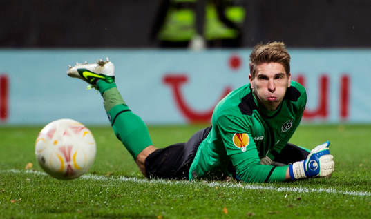 Ron-Roberg Zieler, målvakt, Hannover