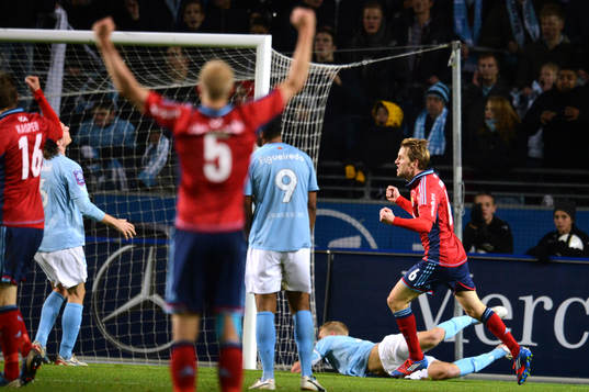 Djurgårdens Peter Nymann Mikkelsen gör 1-1