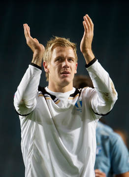 Johan Dahlin, målvakt, Malmö FF tackar publiken