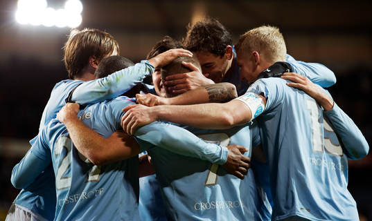 stor grupp kram i Malmö FF