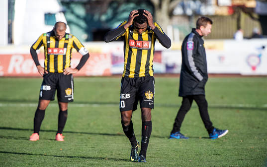 Mohammed Ali Khan och Dominic Chatto, Häcken, deppar