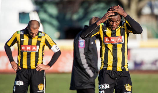 Mohammed Ali Khan och Dominic Chatto, Häcken, deppar