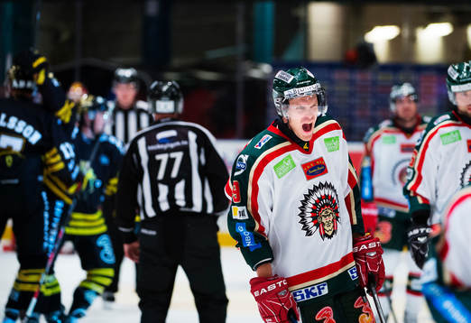 Magnus Kahnberg, Frölunda, skriker ut en svordom