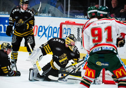Daniel Larsson, målvakt, AIK, släpper in 3-5-skottet