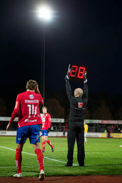 fjärdedomaren arrangerar ett byte