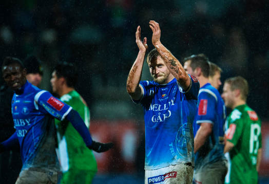 Fredrik Jensen, Trelleborg, tackar de tillresta fansen