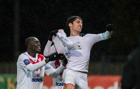 Nahir Besara, Assyriska jublar