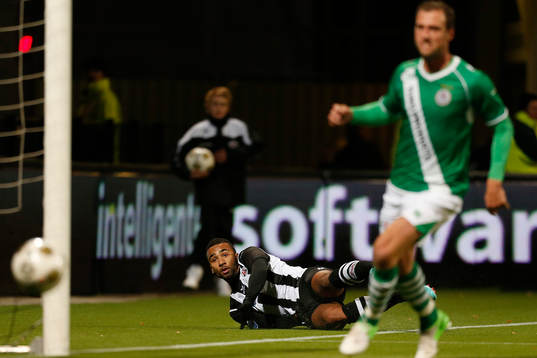 Samuel Armenteros, Heracles skjuter in 1-0 bakom Nico