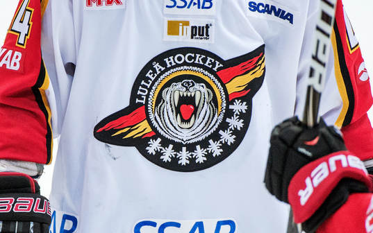 Luleås klubbmärke på bortatröjan