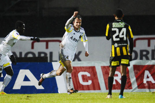 Helgi Danielsson, AIK, jublar