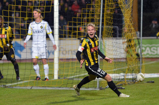 Oscar Lewicki, Häcken, gör 1-0, jubel