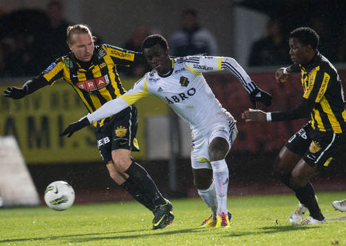 Emil Wahlström, Häcken. Kwame Karikari, AIK