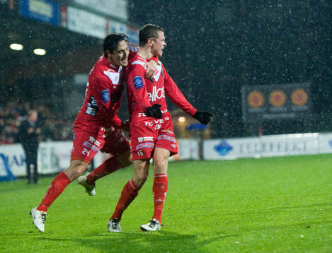 2-3, Matchhjälten Viktor Claesson, Elfsborg, grattas av